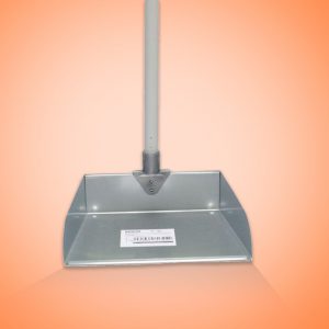 Recogedor metálico con mango